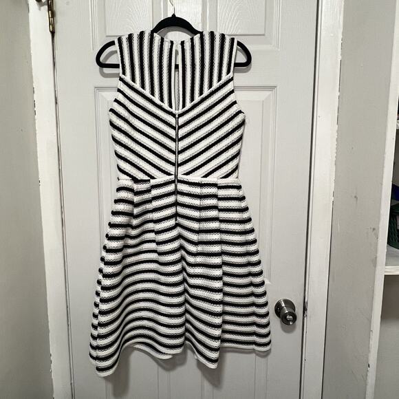 Melonie Women's White‎ Black Gemma Sleeveless Flare Dress Size 8 Cottage Whimsy. - Picture 3 of 12